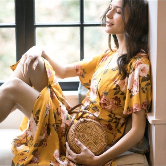 Handmade Woven Rattan Crossbody Bag Circular Tan - Picture 4 of 10